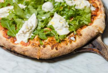Pizza con burrata: el ingrediente que marca la diferencia