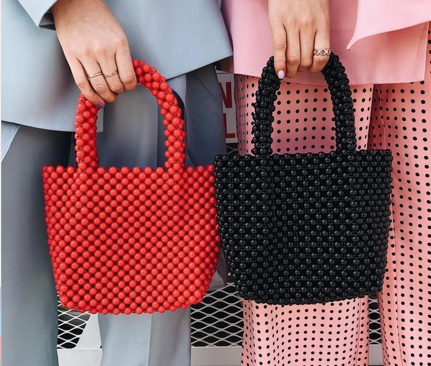Bolsos de bolitas que están triunfando entre las influencers