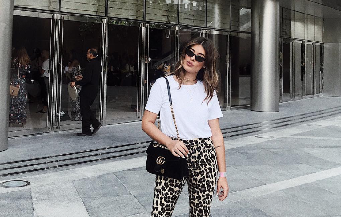 La influencer española Dulceida luciendo pantalones de Zara