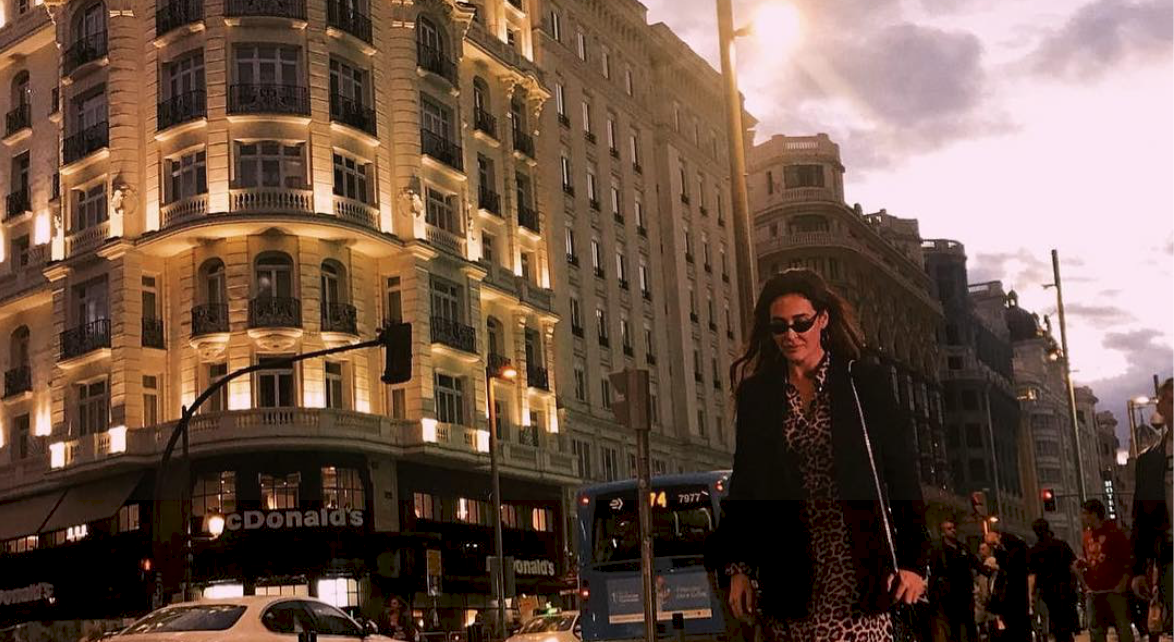 Vicky Martín Berrocal llevando el vestido de leopardo más viral de Zara