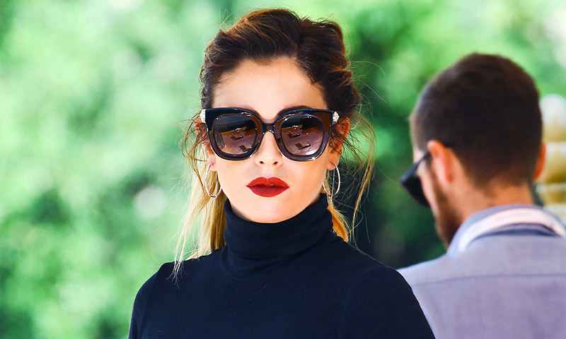 La actriz Blanca Suárez con labial rojo