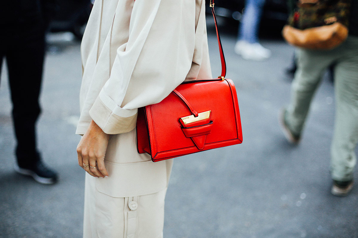 Street style con bolso