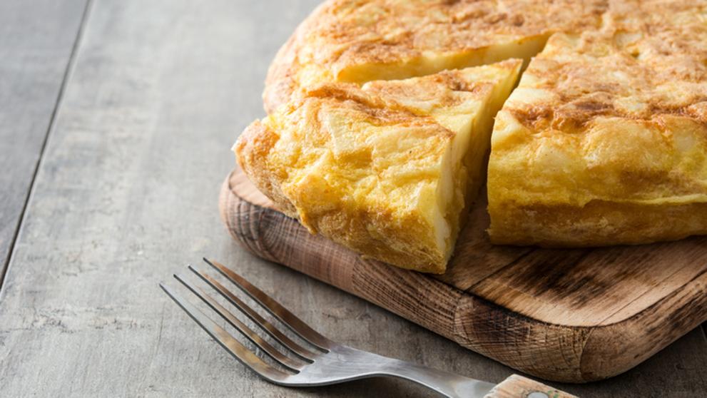 tortilla de patatas servida para comer