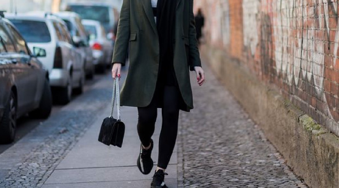 Street style con leggins térmicos de Amazon