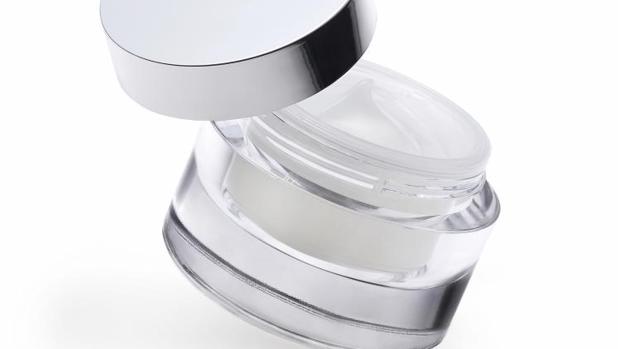 Cremas para el cuidado facial a la venta en supermercados