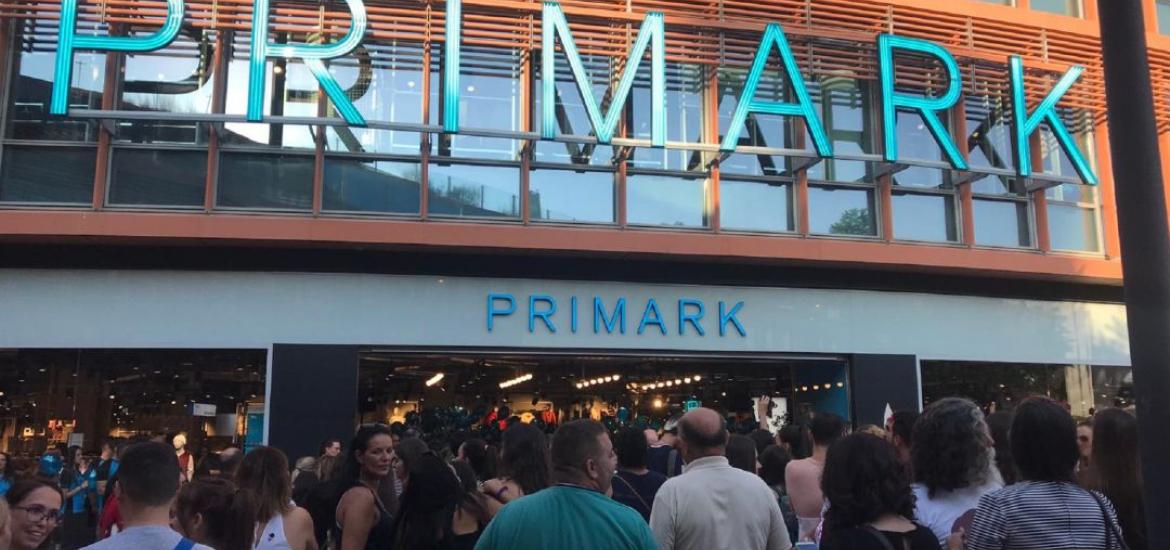 Colas en la entrada de Primark
