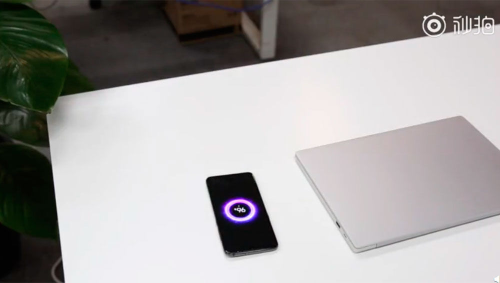 Mesa de carga inalámbrica de Ikea