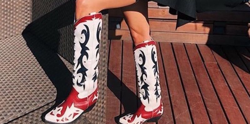 Look con botas cowboy
