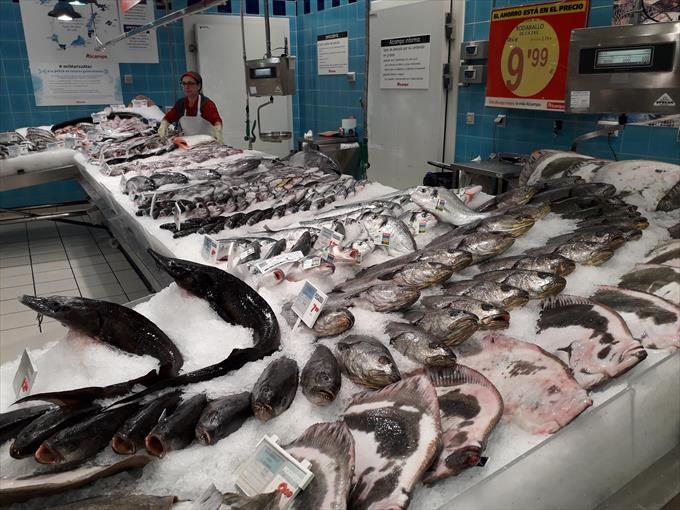 Alcampo vende esturión de los Pirineos