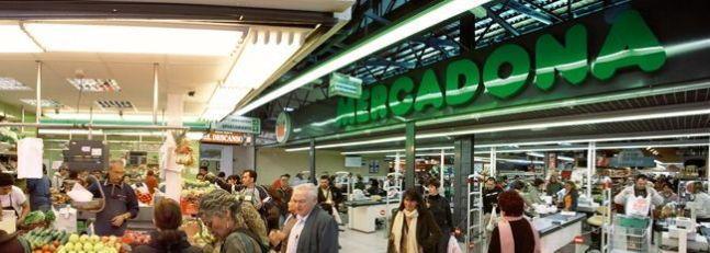 Mercadona lleno de gente