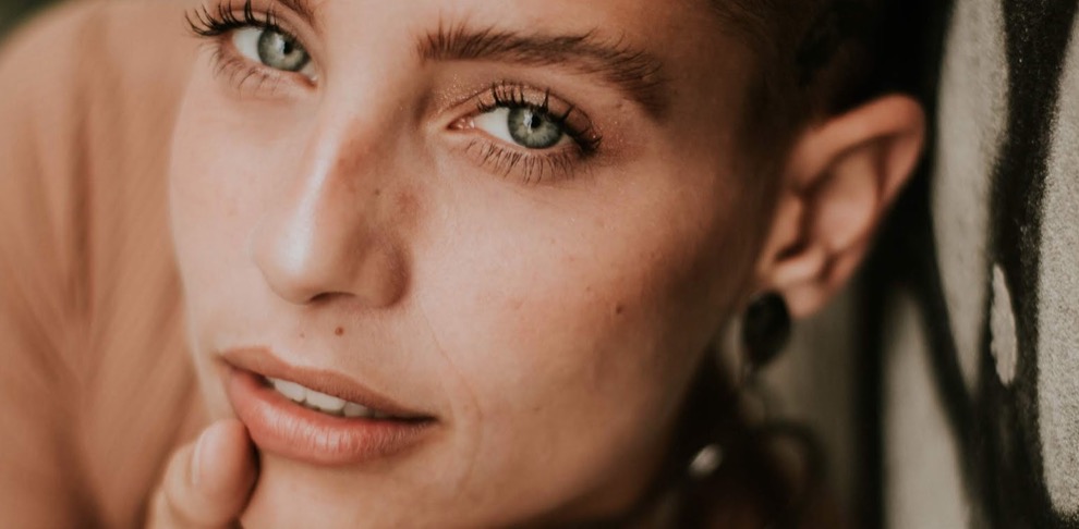 Así es la crema antiarrugas bio que arrasa en Amazon por menos de 10 euros