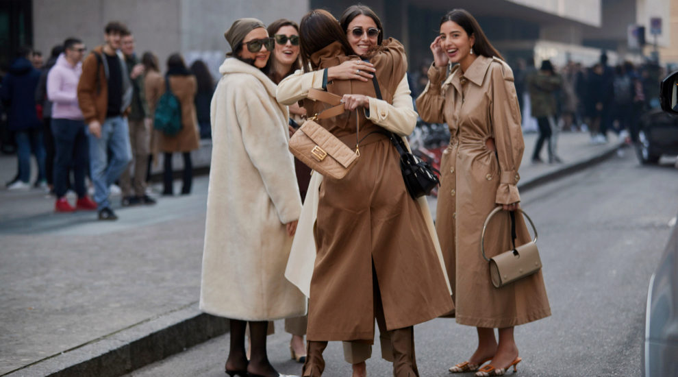 Street style con gabardina