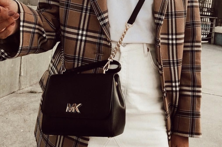 Street style con bolso