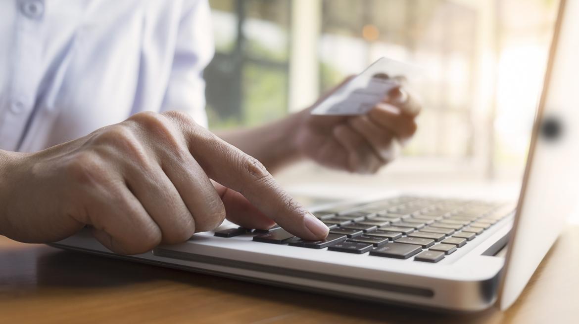 Trabajando con ordenador portátil