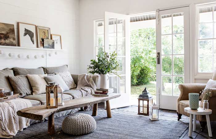 Estancia decorada en el hogar