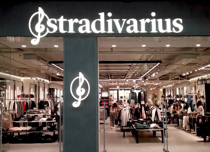 Stradivarius rebajas 2021: abrigo de mujer
