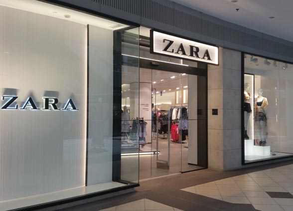 Zara vende este conjunto que favorece especialmente a las mujeres bajitas: cómpralo aquí