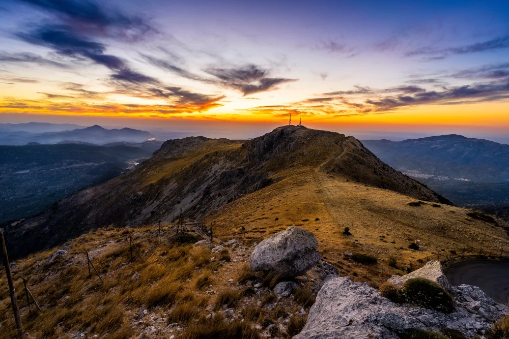 Descubriendo Valdepeñas de Jaén: Patrimonio y Naturaleza en el Corazón de la Sierra Sur