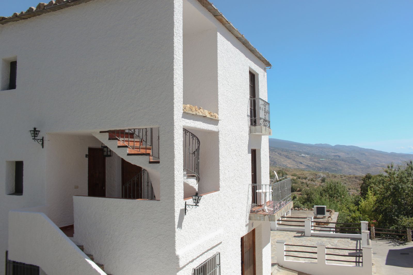 El corazón de la Alpujarra: gastronomía y refugio en las tierras de Gerald Brenan